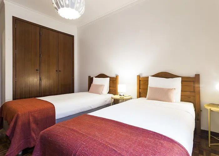 Whome | Damasceno Large #39 Lisboa